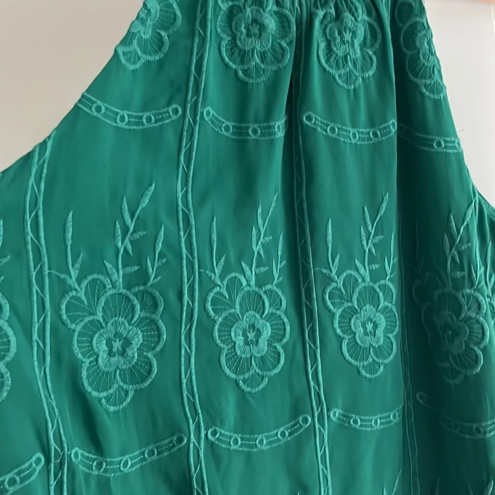 August Mist Stitch Fix Embroidered Sleeveless Gathered Neck Top Green Boho L - Picture 4 of 6